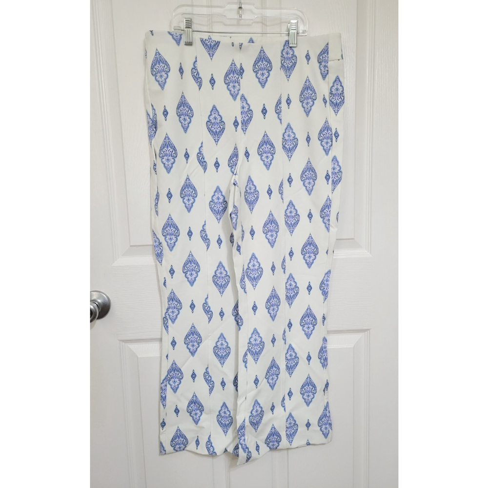 Chico's Juliet Kick Flare Pants size 1 - Picture 2 of 8